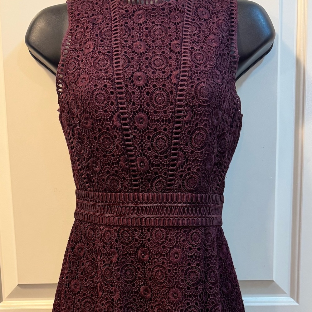 Ever New Melbourne Deep Plum Guipure Lace Sleeveless Dress - Size US 2 - Picture 6 of 10